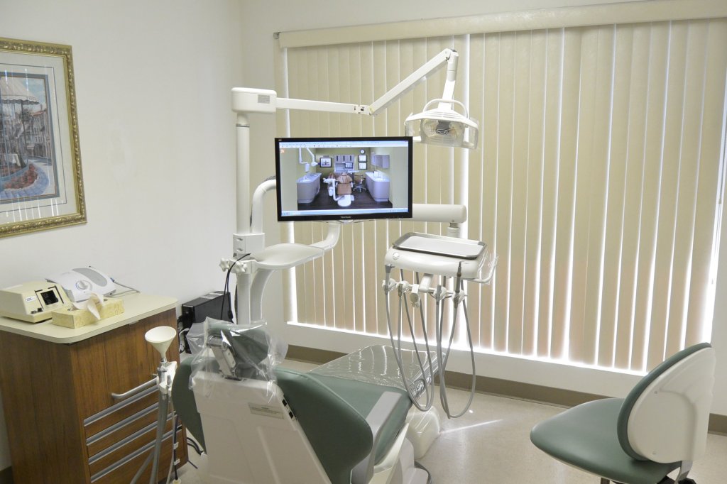 Patient Room at Patrick P. Cheng, DDS, Inc. in Fullerton CA
